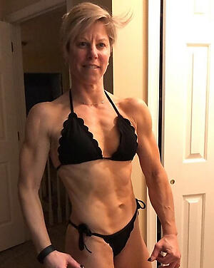 Mature muscle woman pussy pics