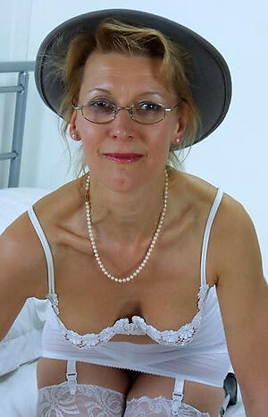 Grown-up old ladies down in the mouth pics