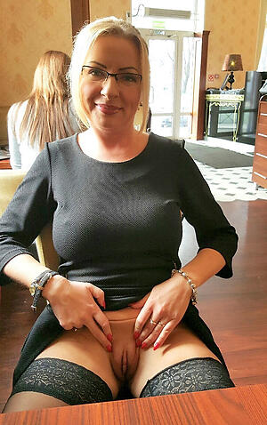 Hot mature slut porn pics