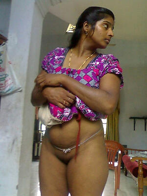 Sexy indian mature woman porn pics