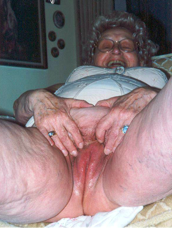 Pretty hot exposed grandmothers amateur pics